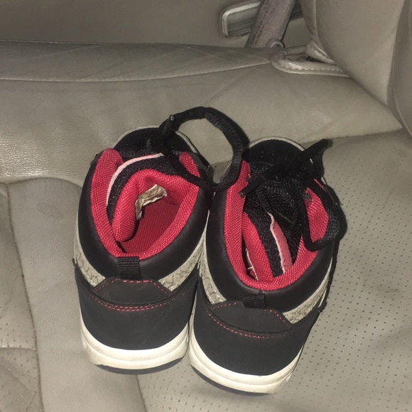 Shoes - Picture 2 of 3